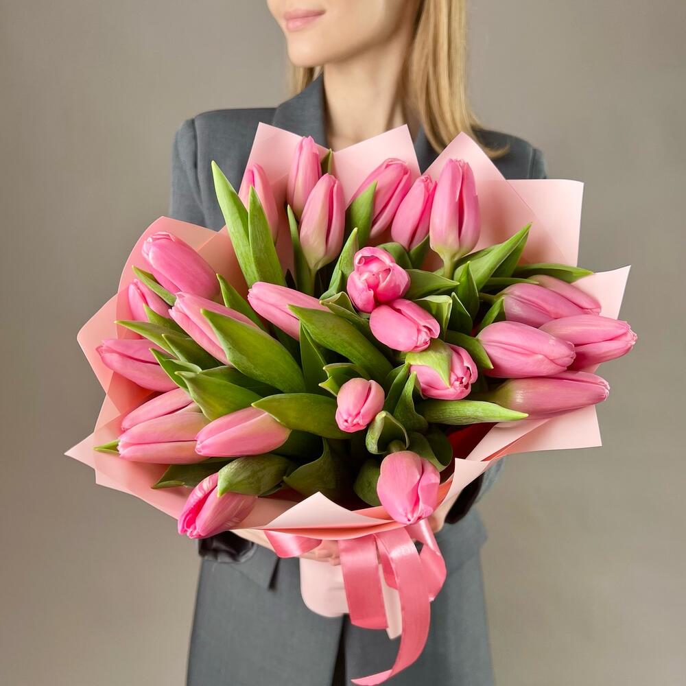Розовые тюльпаны — свежие цветы с доставкой