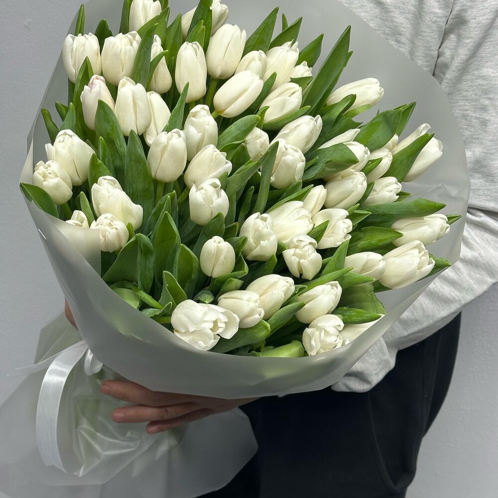 Белые тюльпаны — вид 3