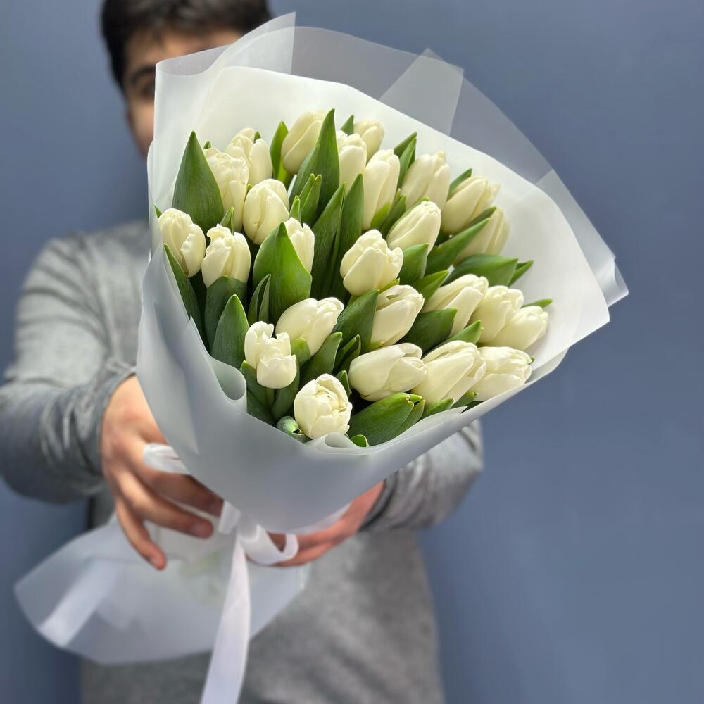 Белые тюльпаны — вид 3