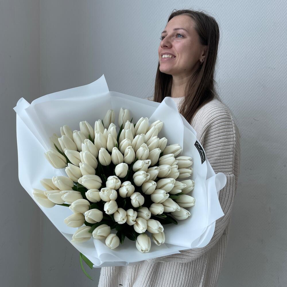 Белые тюльпаны — вид 2