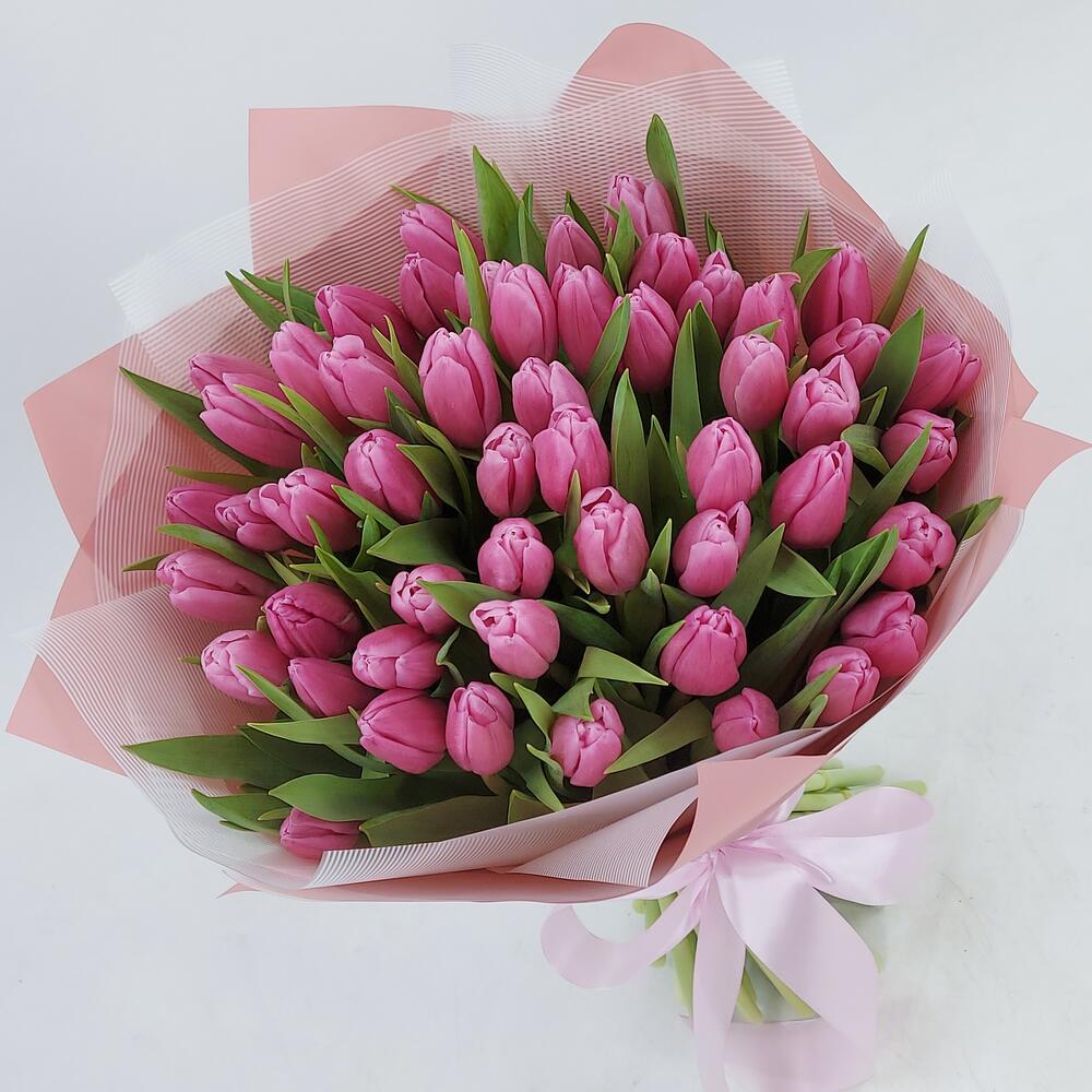 Розовые тюльпаны — свежие цветы с доставкой