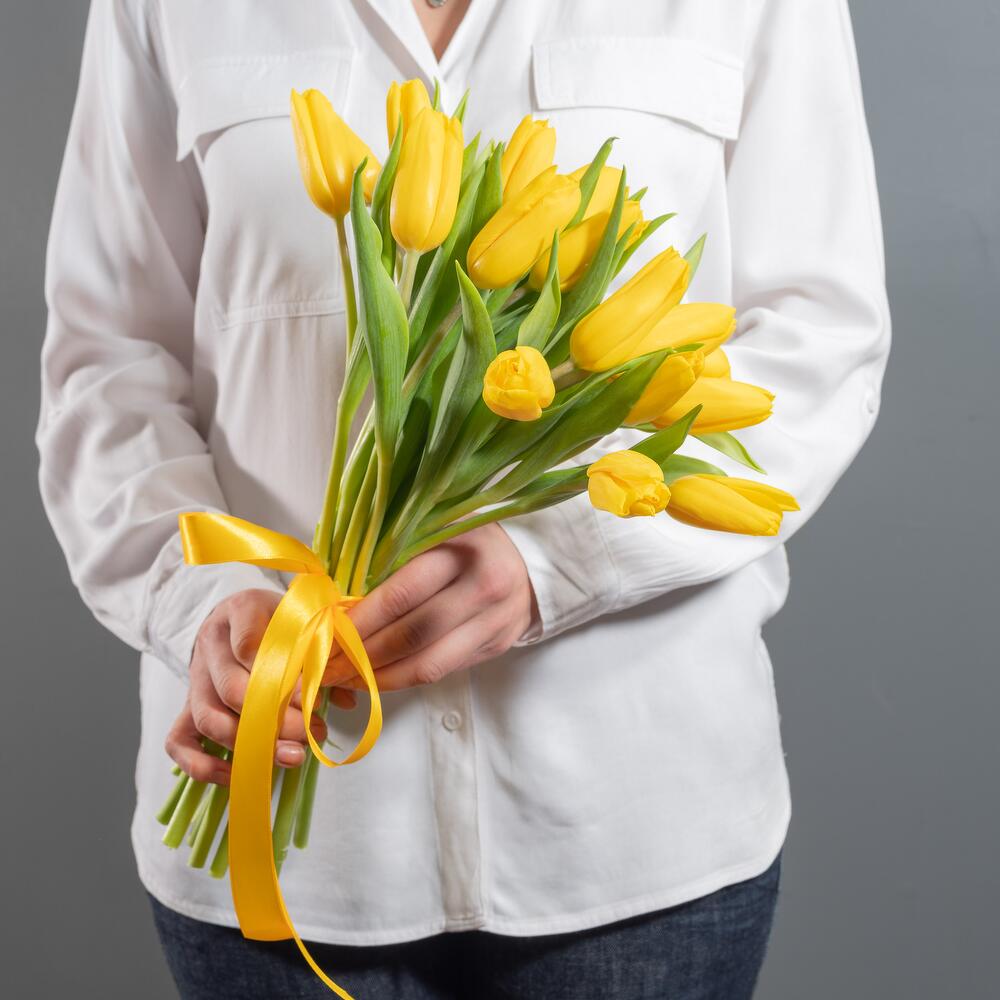 Желтые тюльпаны — вид 4